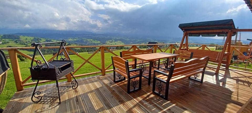 Balcony/Terrace, Mountain view
