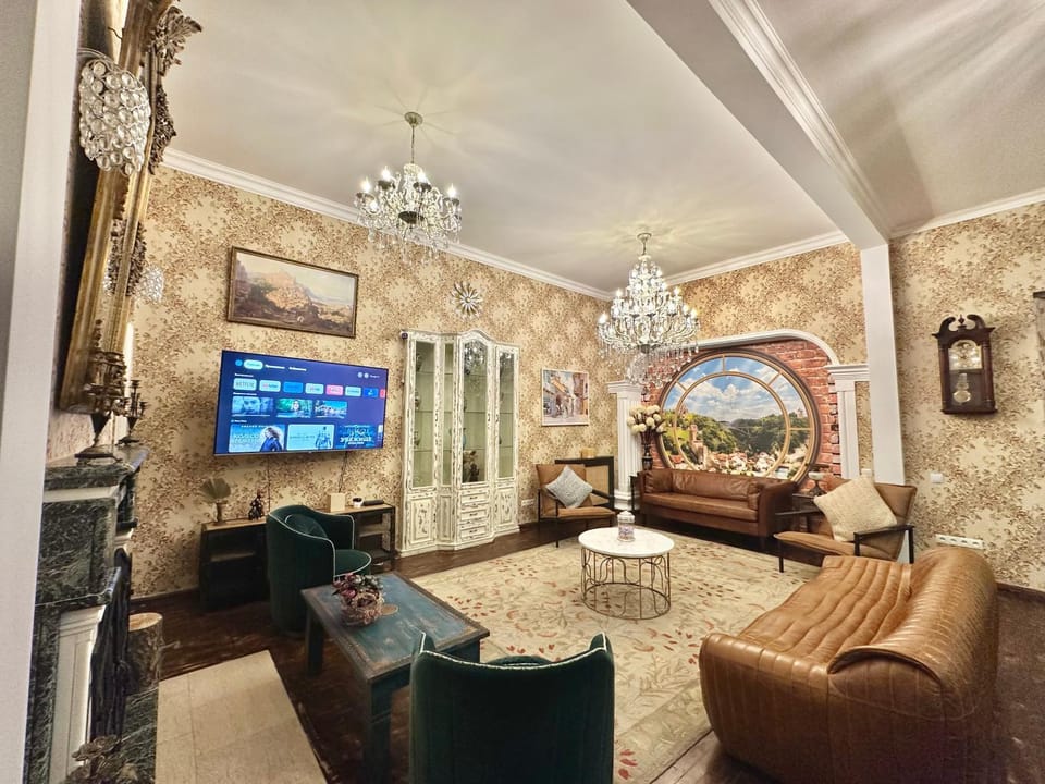 Communal lounge/ TV room, TV and multimedia, Seating area