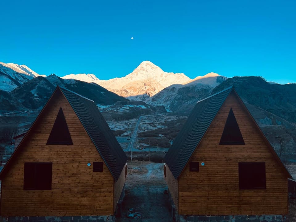Nearby landmark, Day, Natural landscape, Mountain view