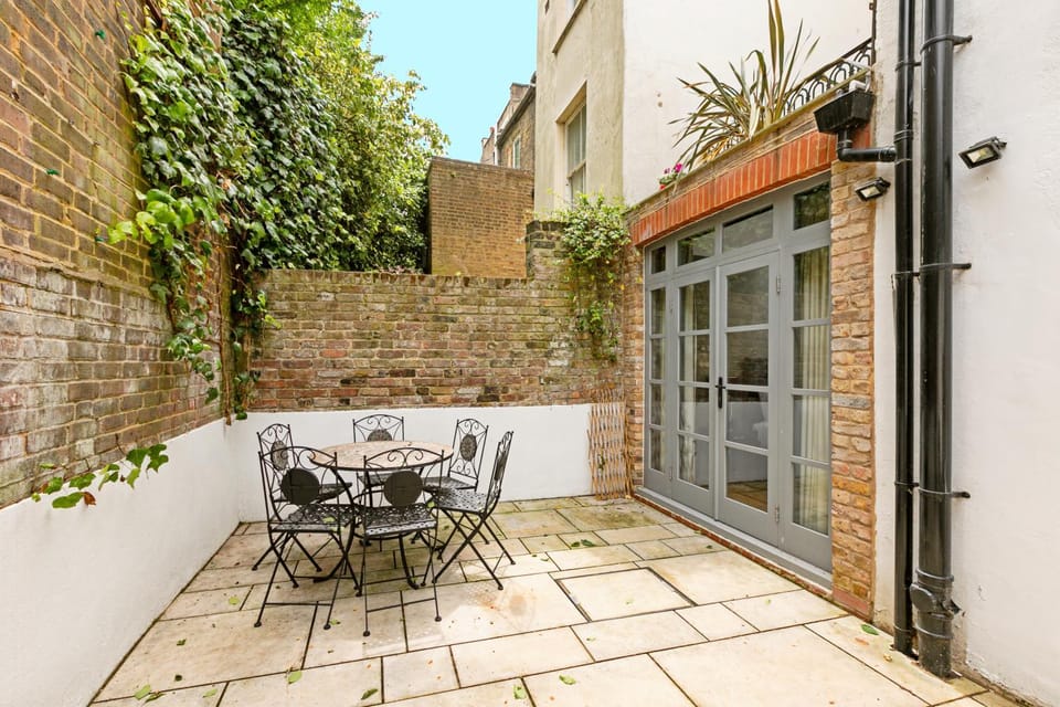 Patio, Facade/entrance, Garden