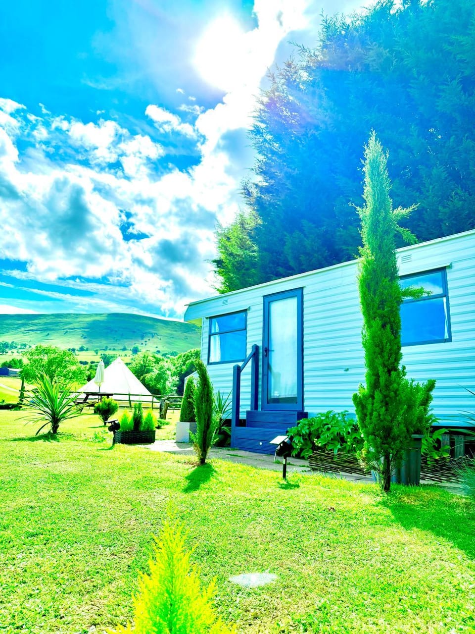 CAYORETREAT STATIC CARAVAN Apartment in Crucorney