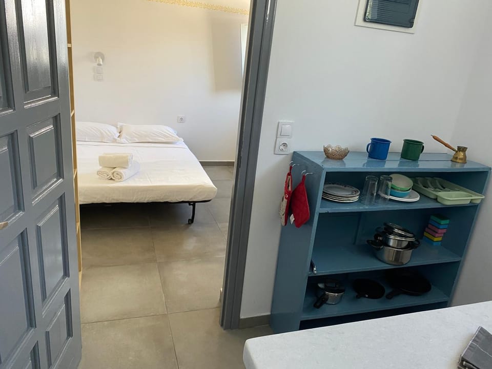 MIKRES CYCLADES DONOUSSA Hotel in Decentralized Administration of the Aegean