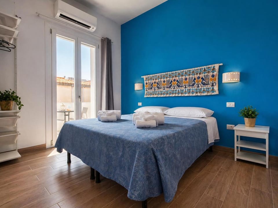 Blue House Guest House Olbia Centro Bed and Breakfast in Olbia