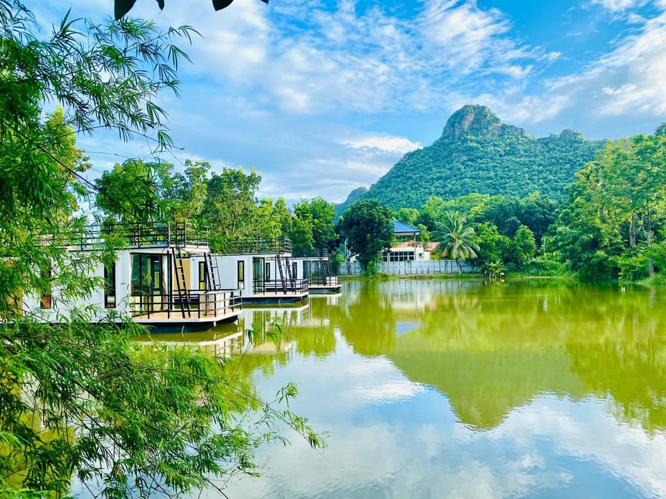 Property building, Day, Natural landscape, Lake view, Mountain view