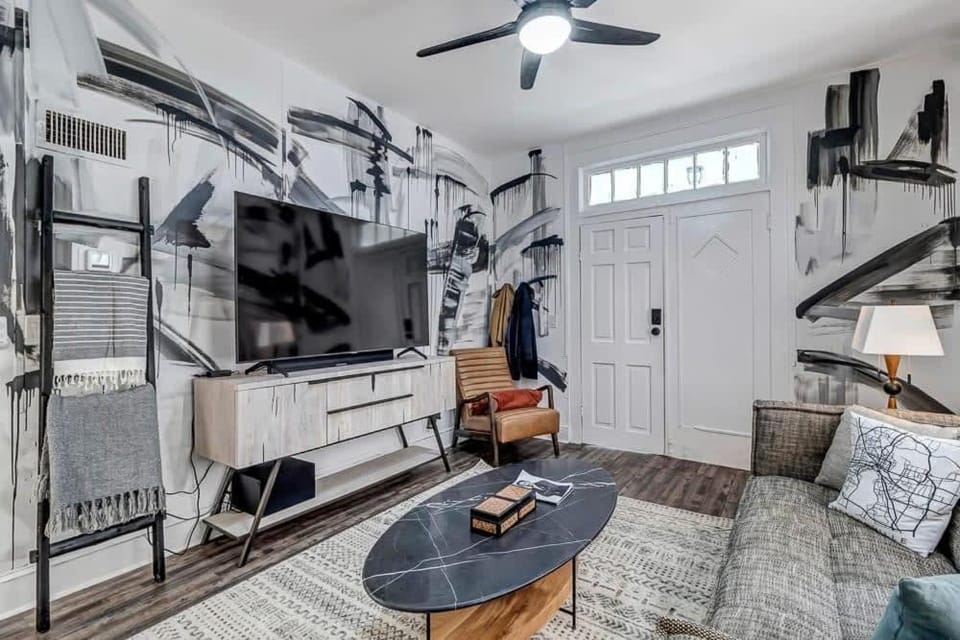 Contemporary Apartment - 5 Min To TIAA Bank Field! Apartment in Jacksonville