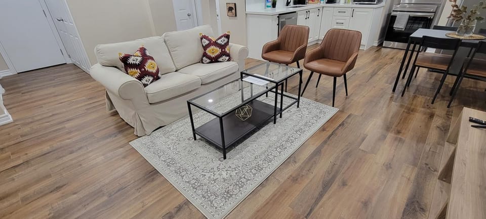 Guest Suite in Whitby Apartment in Oshawa