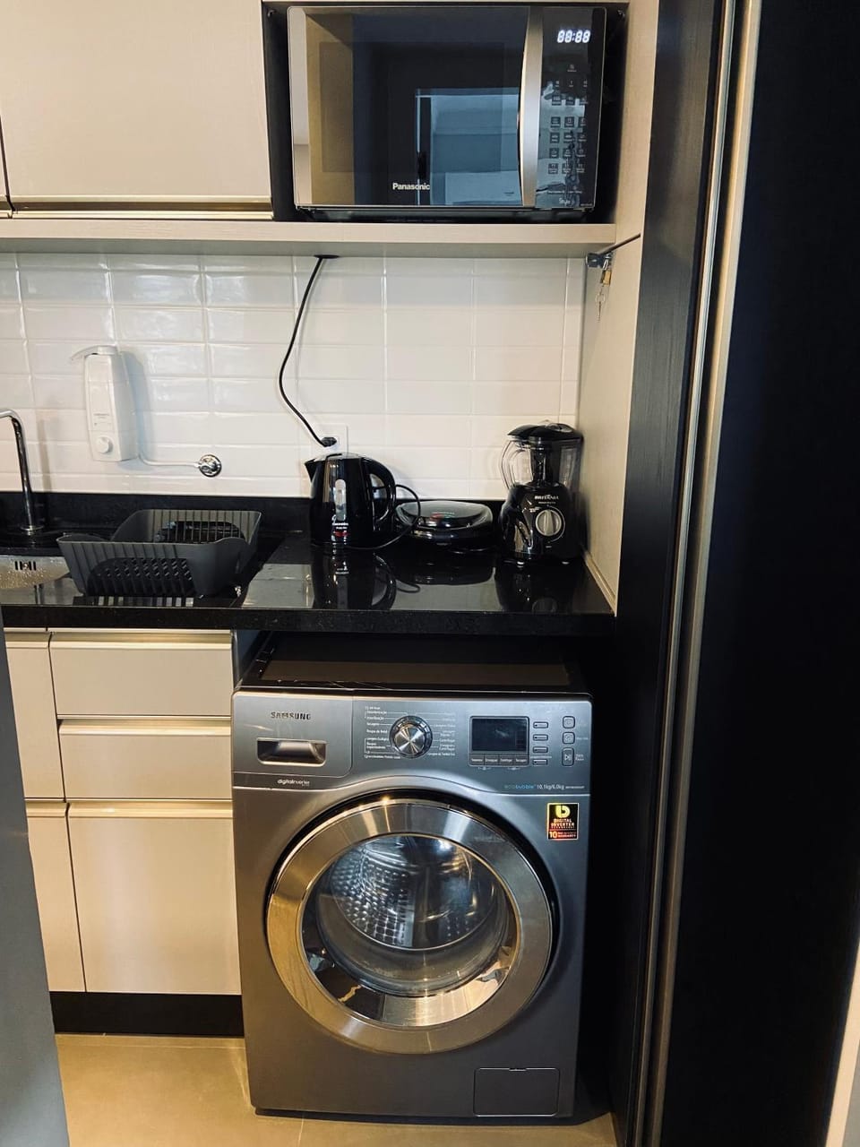 Coffee/tea facilities, Kitchen or kitchenette, minibar, washing machine, dryer