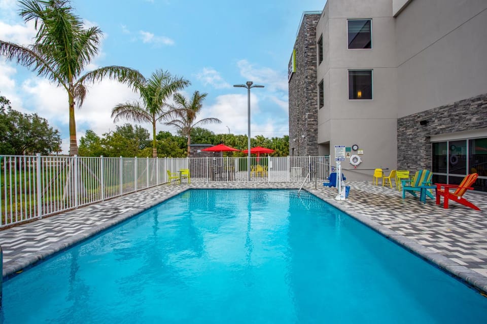 Pool view, Swimming pool