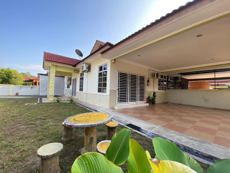 Ar Rahman Homestay Kemaman House in Terengganu, Malaysia