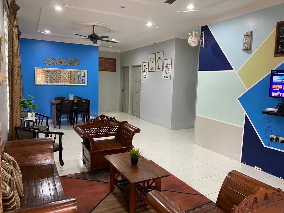 TV and multimedia, Living room, Dining area, air conditioner
