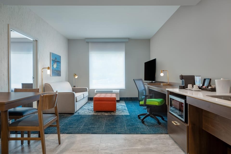 Living room, Photo of the whole room, Seating area