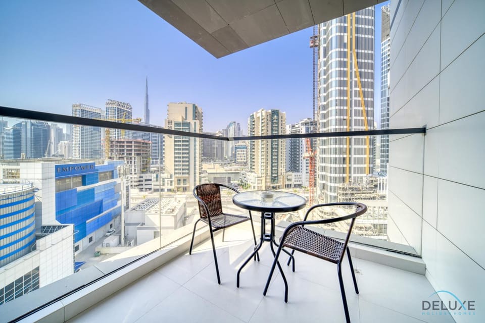 Balcony/Terrace, Street view