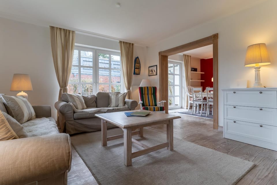Haubarg Reetdachhaus Lüttje Haubarg House in Sankt Peter-Ording