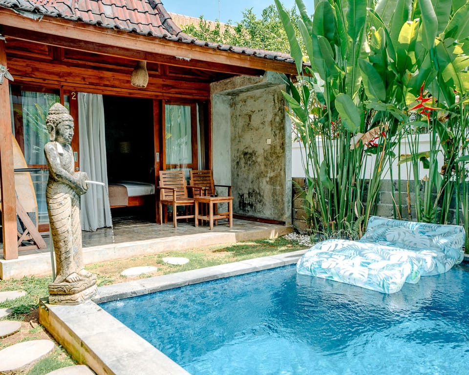 Swimming pool