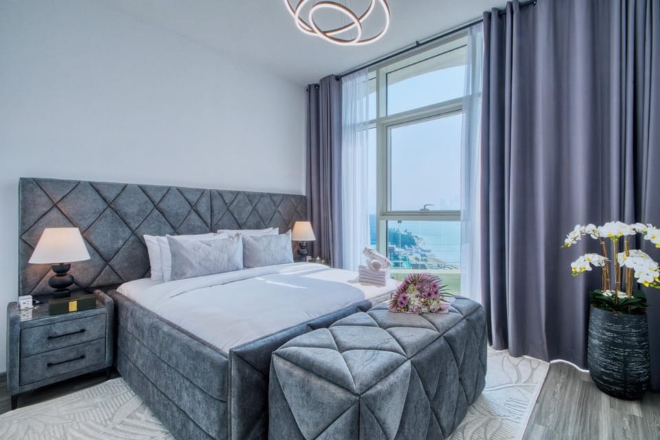 Bed, Bedroom, Sea view
