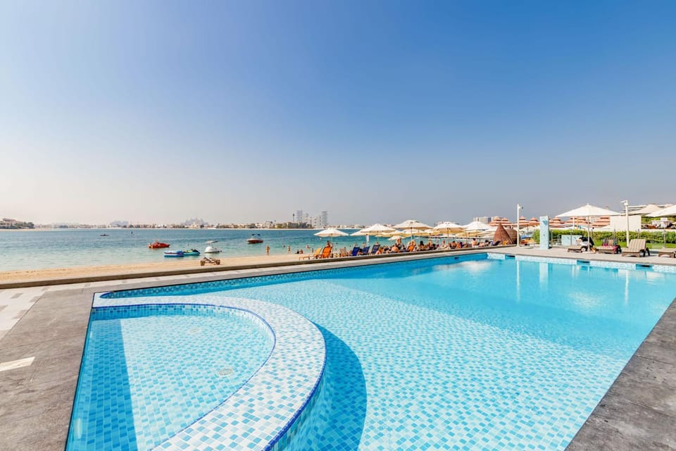 Sea view, Swimming pool, sunbed