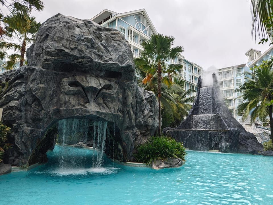 Pool view, Swimming pool
