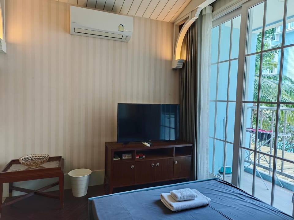 TV and multimedia, air conditioner
