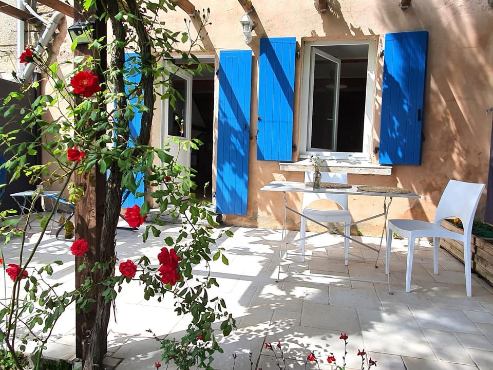 Patio, Natural landscape, Meals, Breakfast