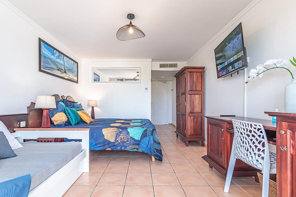 Living room, Bedroom