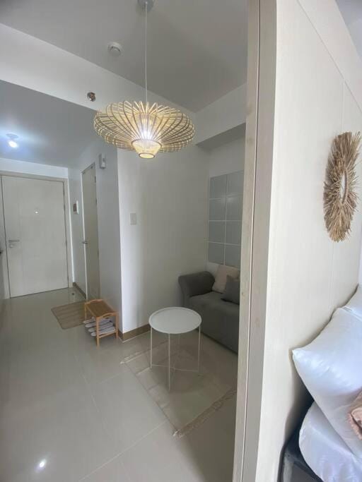 1BR unit in South Residence Las Pinas with Wifi & Netflix Apartment in Las Pinas