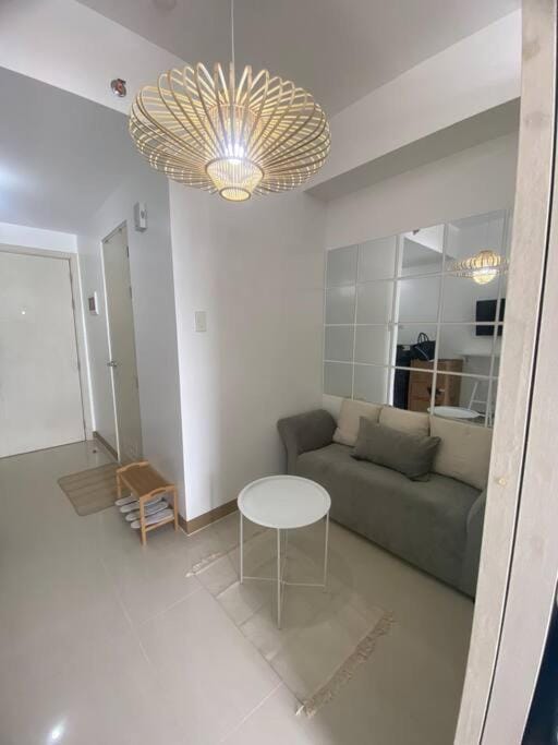 1BR unit in South Residence Las Pinas with Wifi & Netflix Apartment in Las Pinas