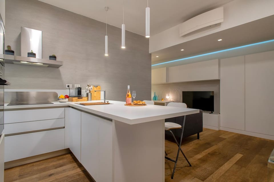 Kitchen or kitchenette, kitchen