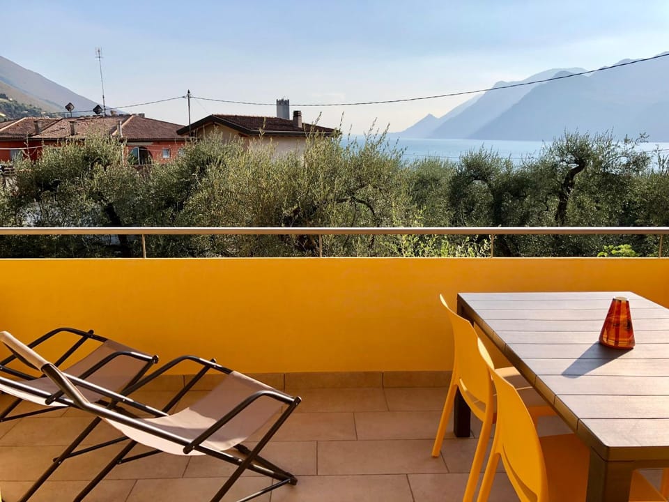 Balcony/Terrace, Lake view