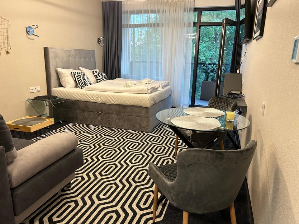 Bed, Living room, Photo of the whole room