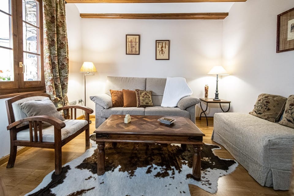 Living room, internet