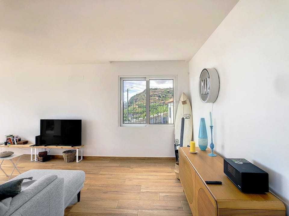 Communal lounge/ TV room, TV and multimedia