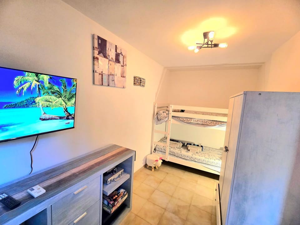 TV and multimedia, Bedroom