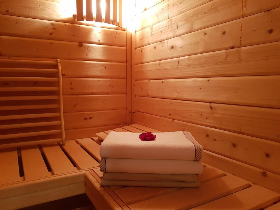 Sauna, towels