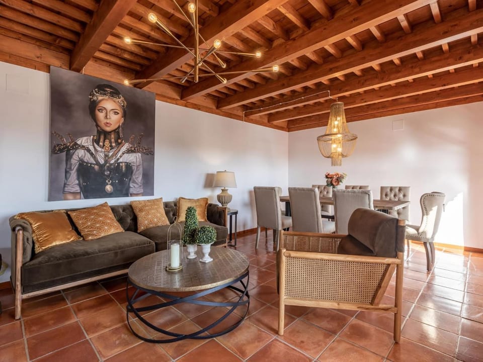 Living room, Dining area