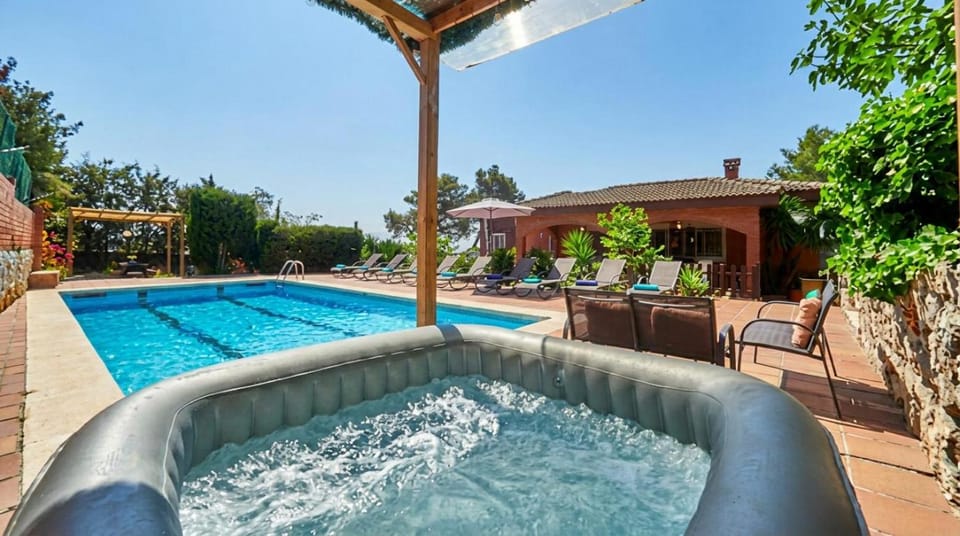 Villa Sitges Soledad 15 minutes drive from Sitges XXL swimming pool 12 p Villa in Garraf