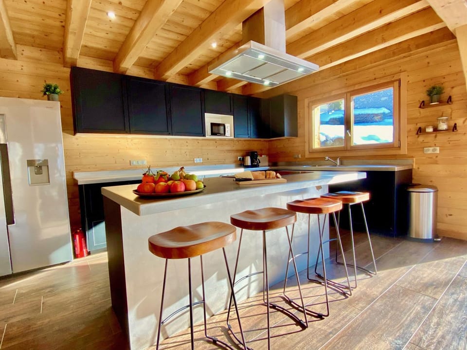 Kitchen or kitchenette, kitchen