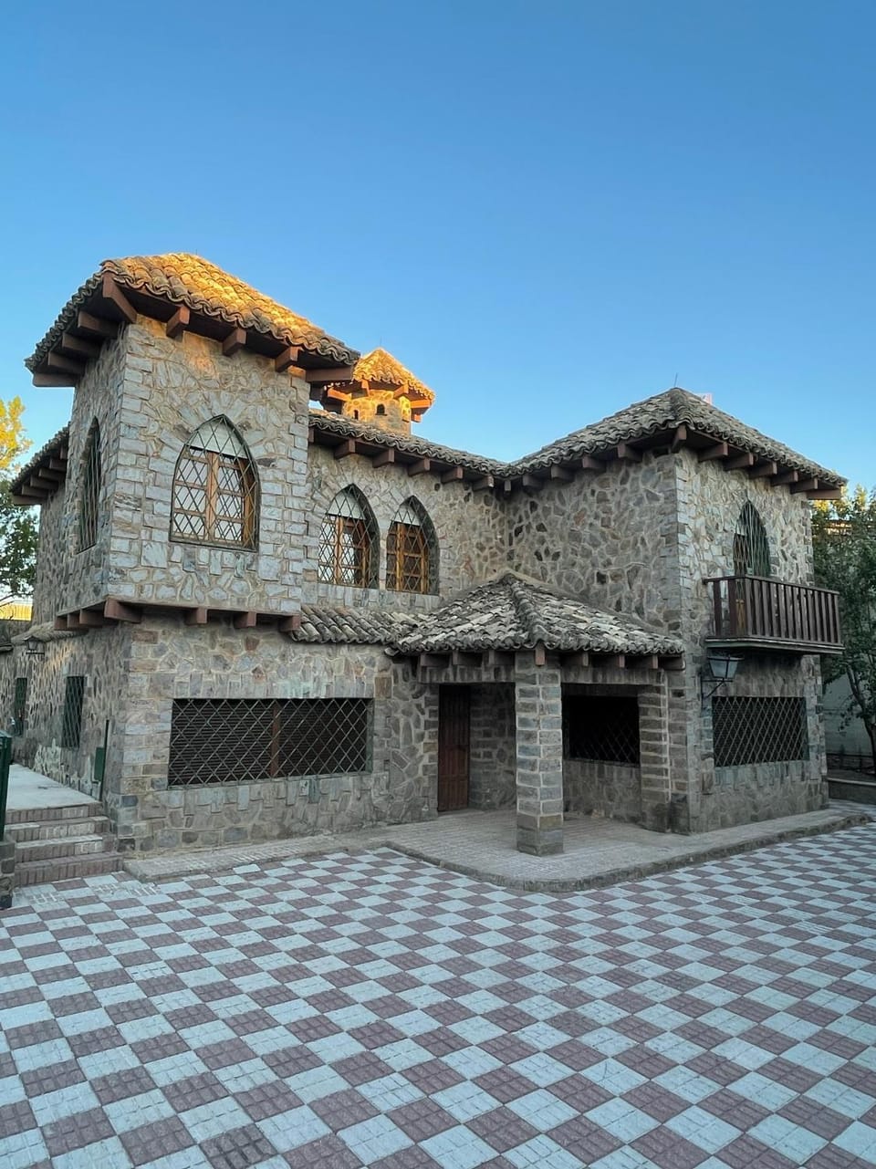 Property building, Day