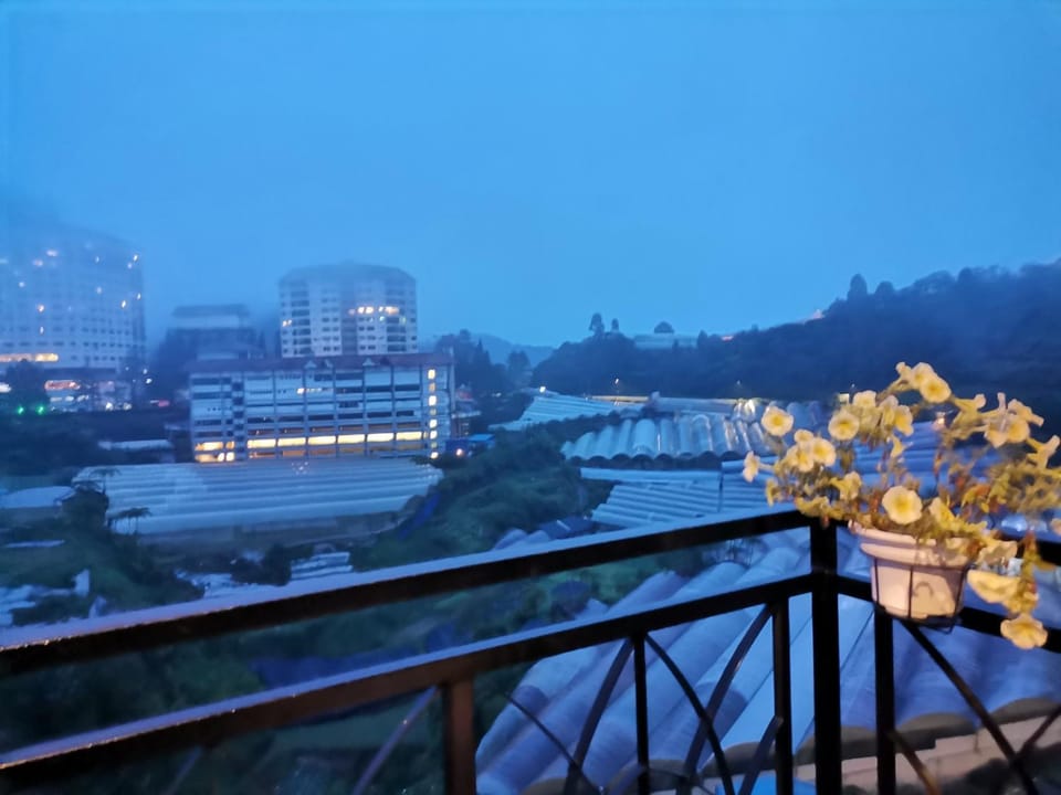 Night, View (from property/room), Balcony/Terrace