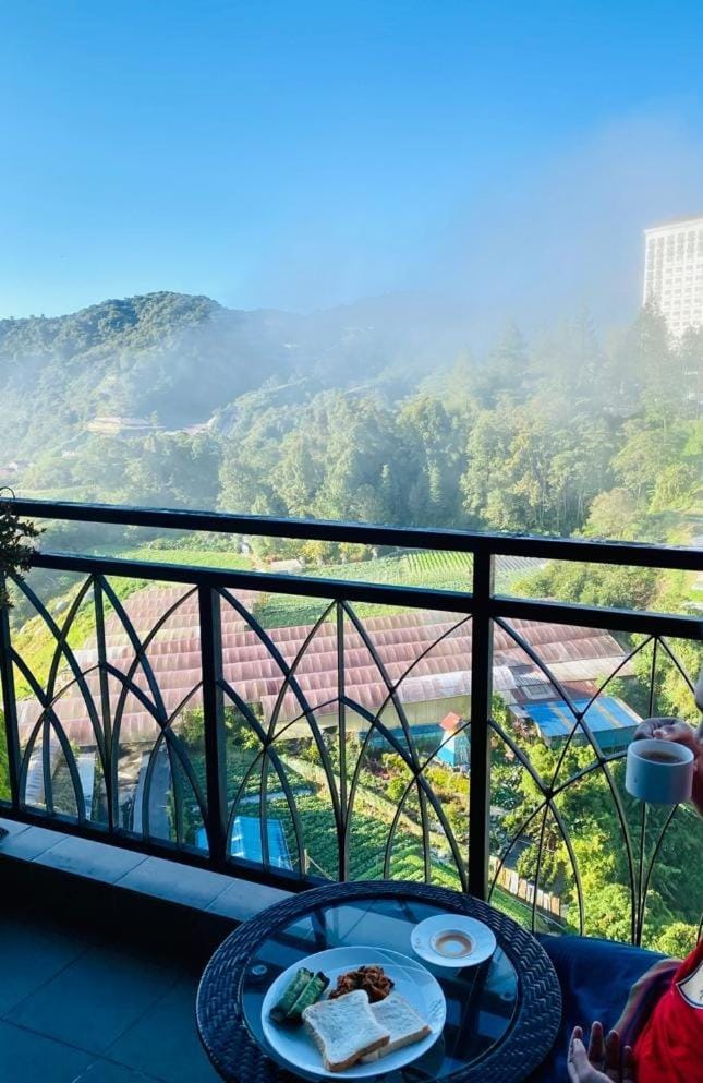 Balcony/Terrace, Mountain view
