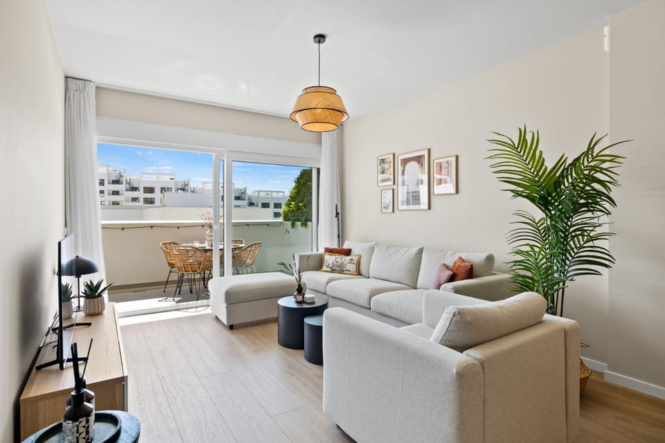 Wellingtonia Luxury Apartment Estepona Apartment in Estepona