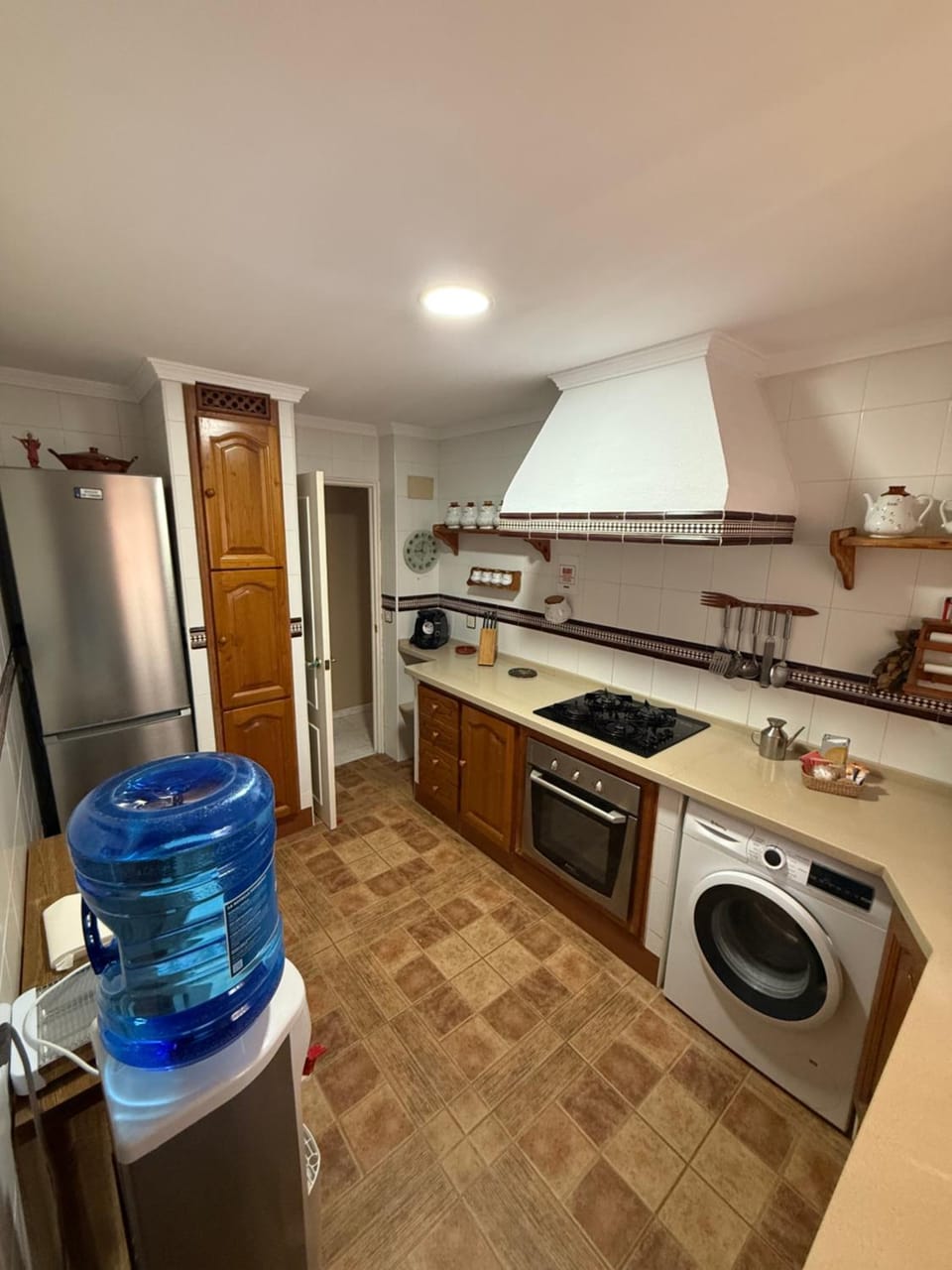 Kitchen or kitchenette, oven