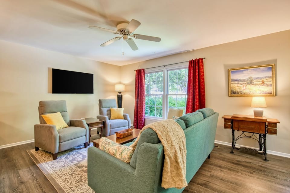 Nature's Edge House in Bent Creek