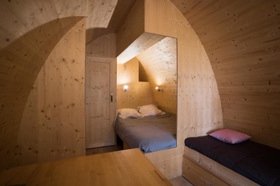 Domaine de La Ville Suzanne - Chambres d'hôtes, Roulottes et Cabanes Bed and Breakfast in Brittany