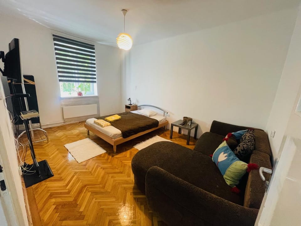 Bed, Living room, Bedroom