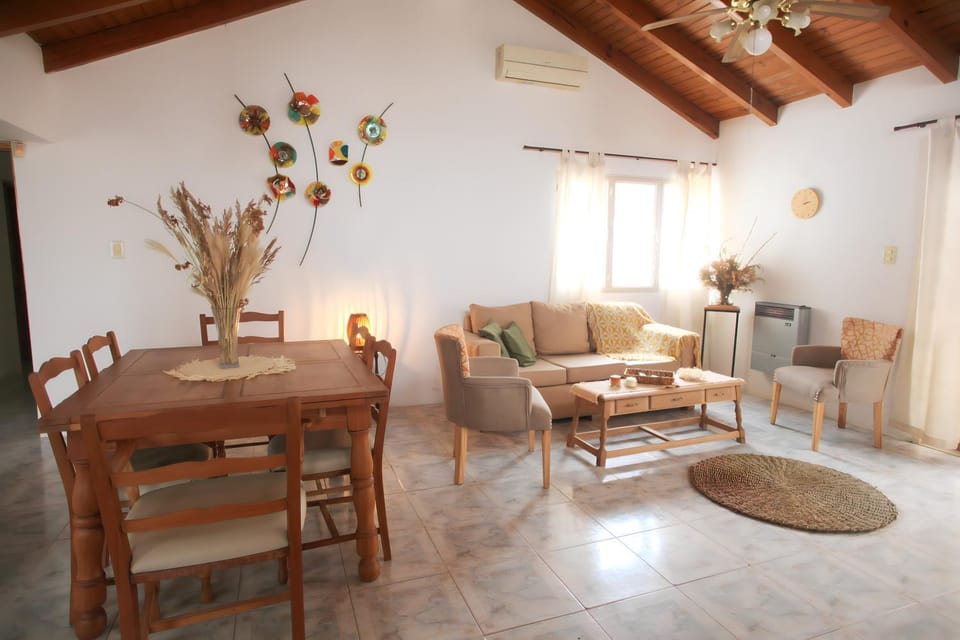 La Casa de Alicia House in Mendoza Province Province