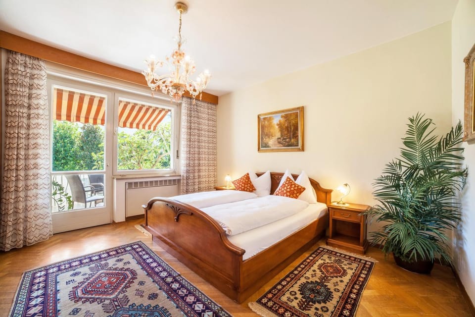 Living room, Bedroom