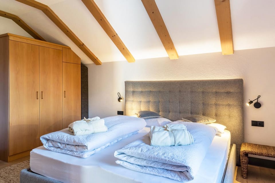 Property building, Living room, Bedroom