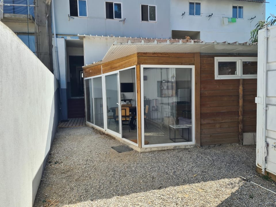 Casa Vale Ecotainer Hostel in Lisbon