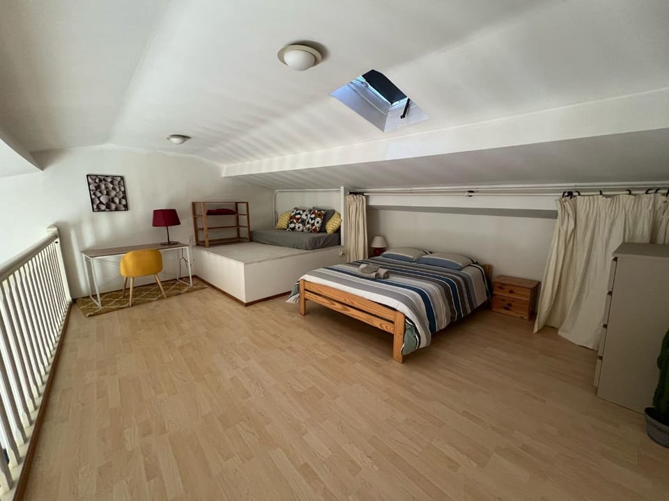 Les Platanes - Dali Apartment in Occitanie