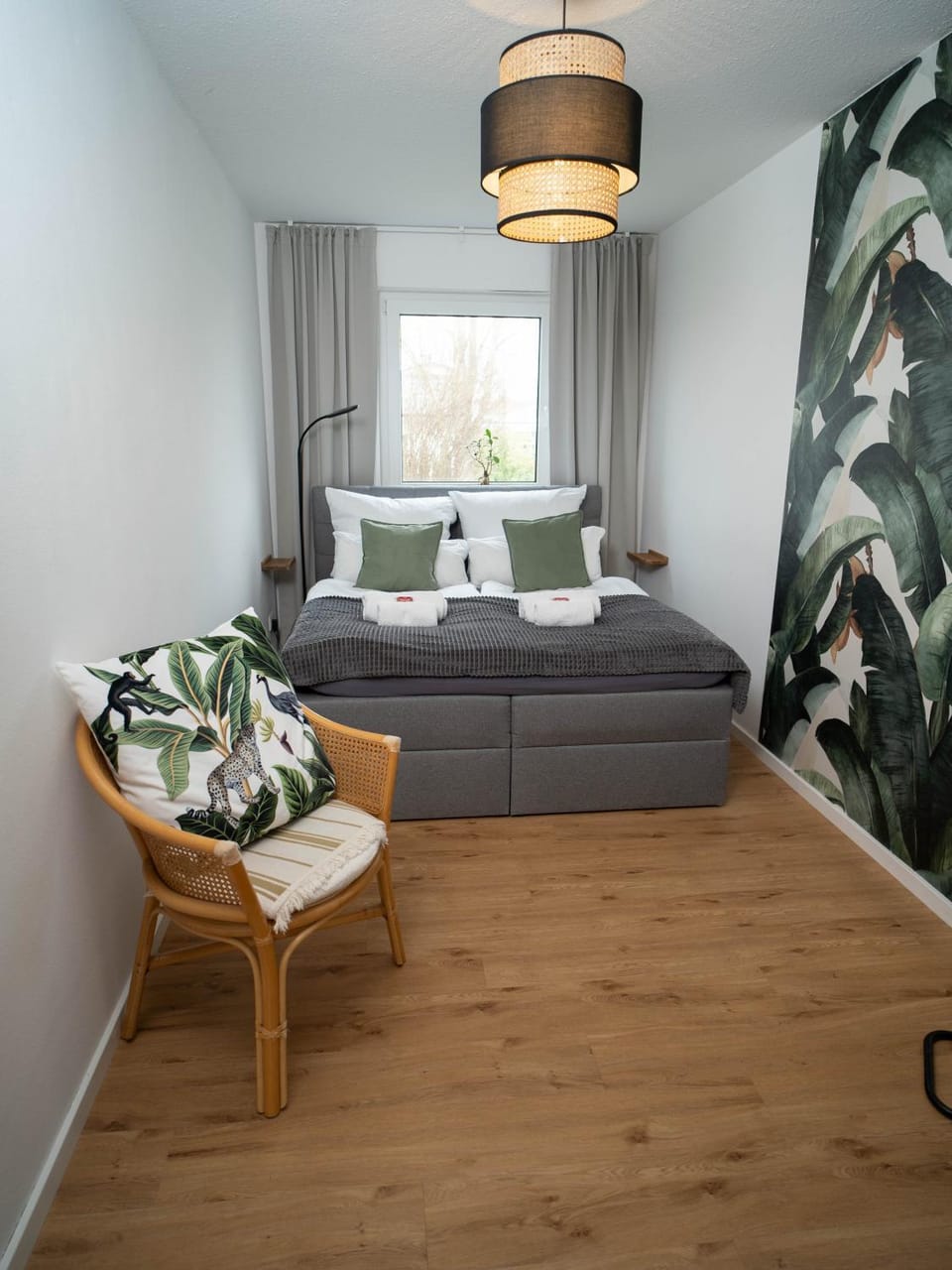 Bed, Photo of the whole room, Bedroom